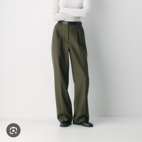 Aritzia Pants - ARITZIA BABATON I NWOT US 4 (Tall) Effortless Pant I army green